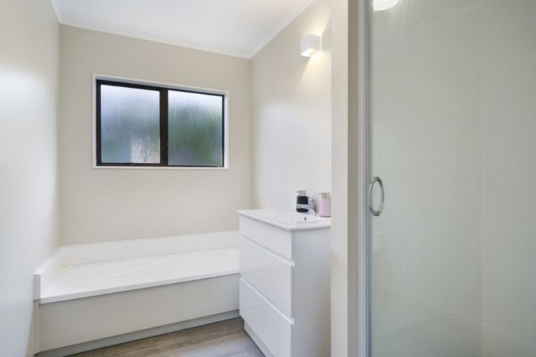 Photo of property in 20 Elizabeth Street, Moera, Lower Hutt, 5010