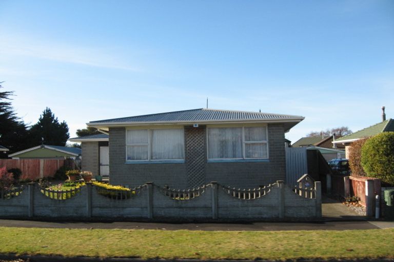 Photo of property in 16 Thurso Place, New Brighton, Christchurch, 8083