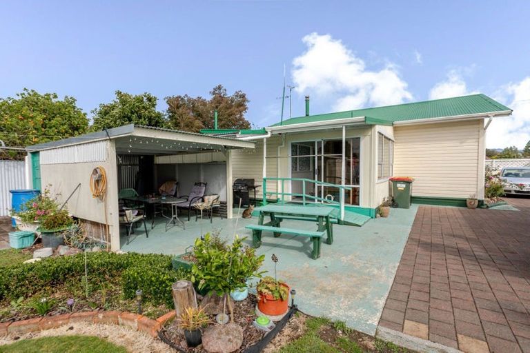 Photo of property in 20 Thyra Street, Dannevirke, 4930