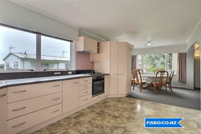 Photo of property in 36 Bowling Road, Greenmeadows, Napier, 4112