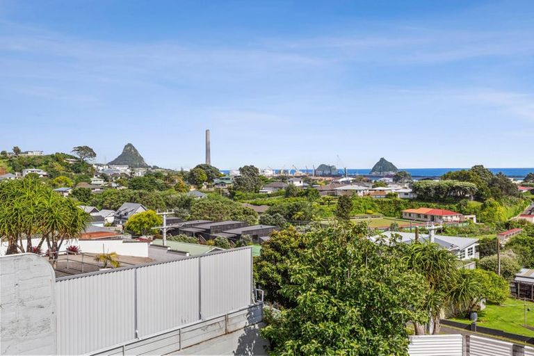 Photo of property in 50 Calvert Road, Lynmouth, New Plymouth, 4310