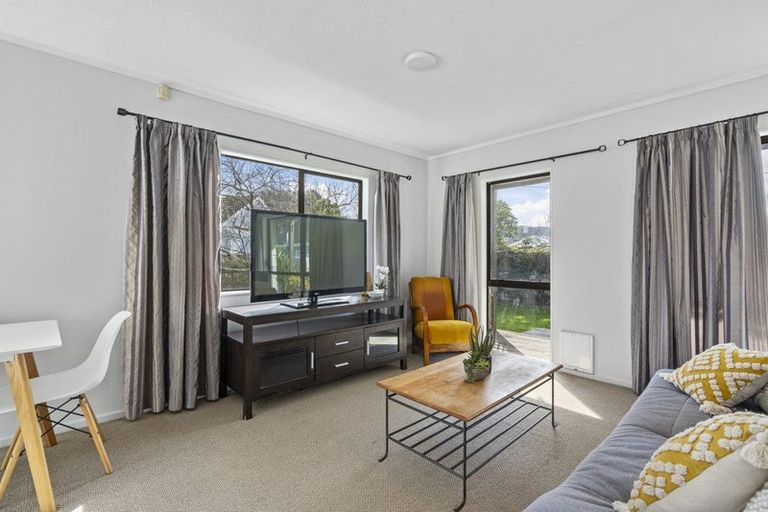 Photo of property in 2/1159 High Street, Taita, Lower Hutt, 5011