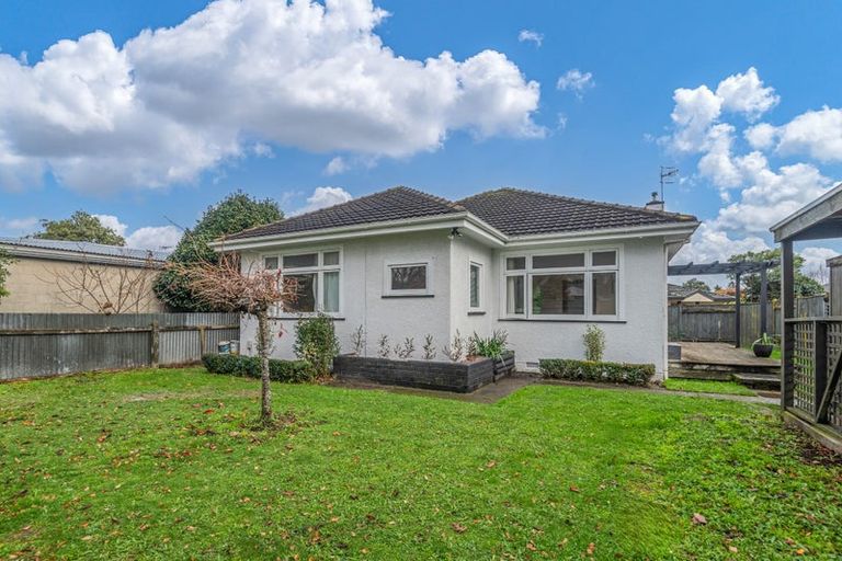 Photo of property in 6 Franklin Avenue, Hokowhitu, Palmerston North, 4410