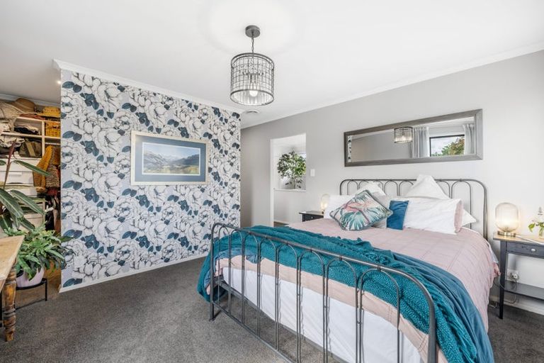 Photo of property in 16 Brackendale Place, Burnside, Christchurch, 8041