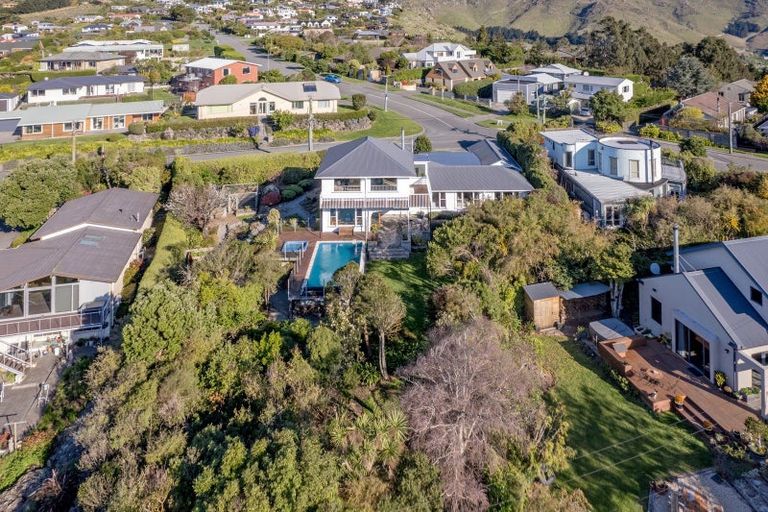 Photo of property in 3 Belleview Terrace, Mount Pleasant, Christchurch, 8081