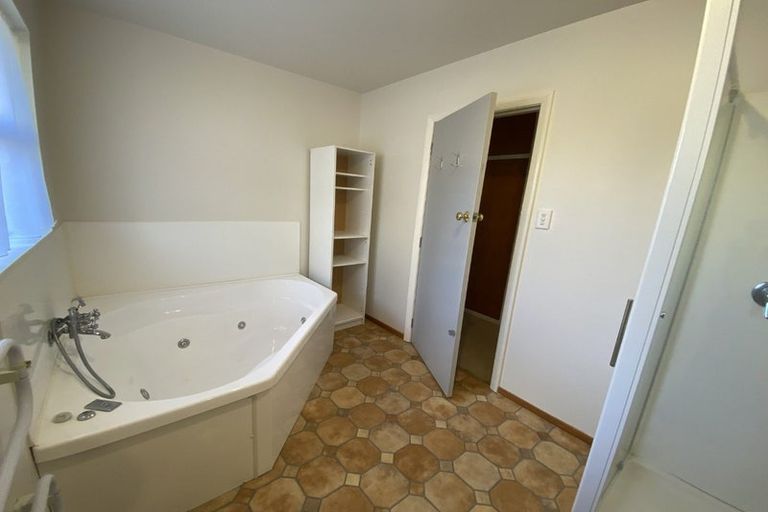 Photo of property in 9 Ryeland Avenue, Ilam, Christchurch, 8041