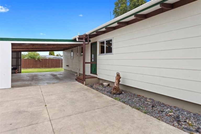 Photo of property in 17 Wikepa Place, Whakatane, 3120