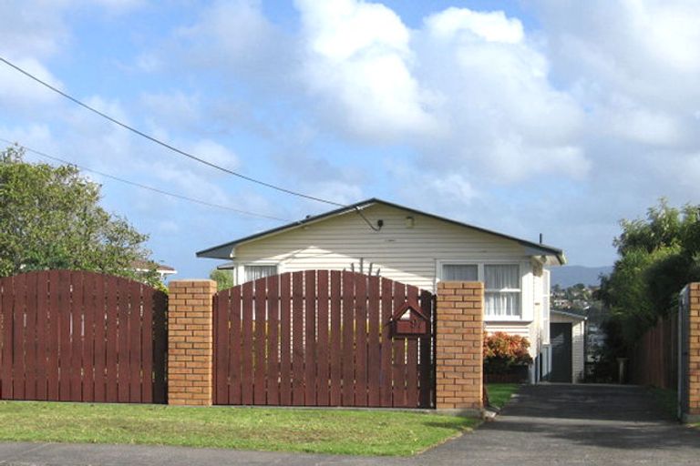 Photo of property in 99 Royal Road, Massey, Auckland, 0614