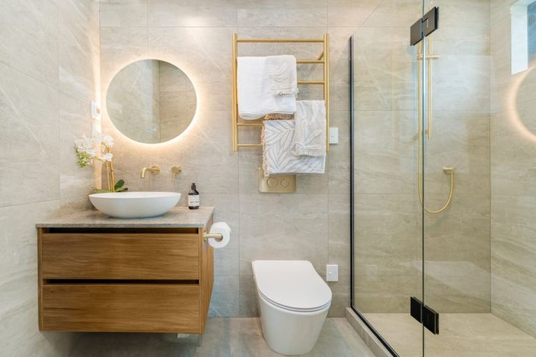 Photo of property in 18b Stratford Avenue, Milford, Auckland, 0620