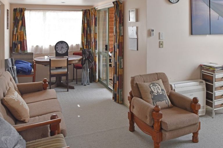 Photo of property in 12 Ahuriri Drive, Omarama, 9412