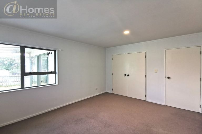 Photo of property in 2/174 Lake Road, Northcote, Auckland, 0627