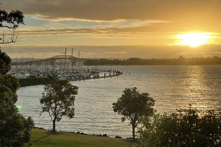 Photo of property in 6 Beresford Street, Bayswater, Auckland, 0622