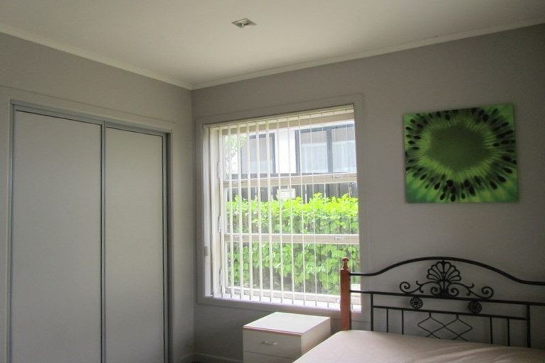 Photo of property in 73 Sylvan Avenue, Northcote, Auckland, 0627