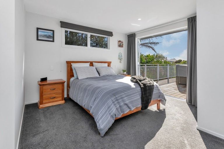 Photo of property in 16 Seaview Road, Ruakaka, 0116