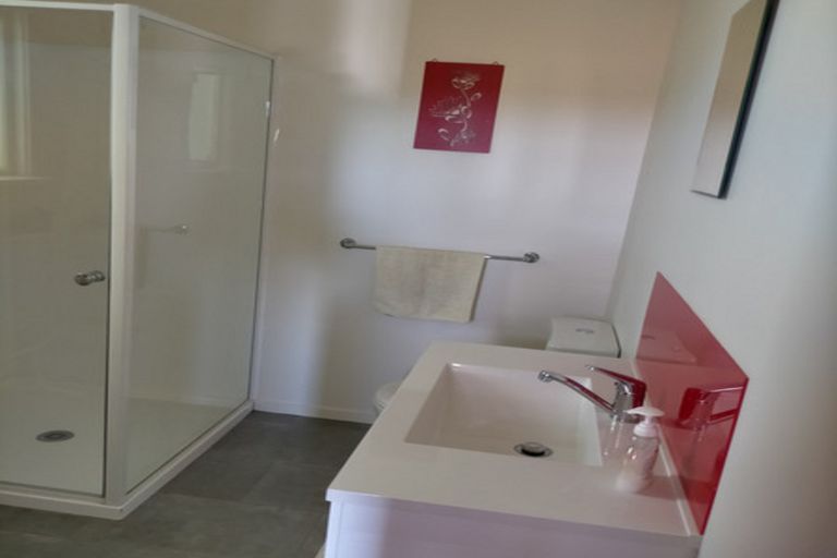 Photo of property in 35 Branxholm Street, Roxburgh, 9500