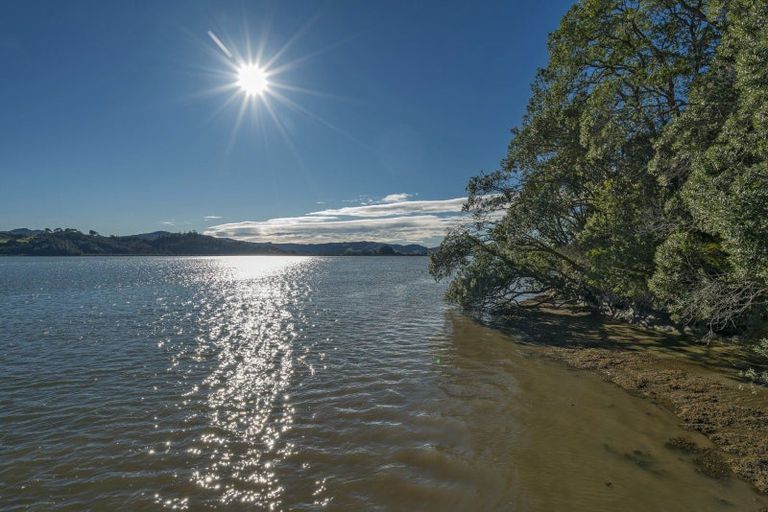 Photo of property in 295 Kopaki Point, Cooks Beach, Whitianga, 3591