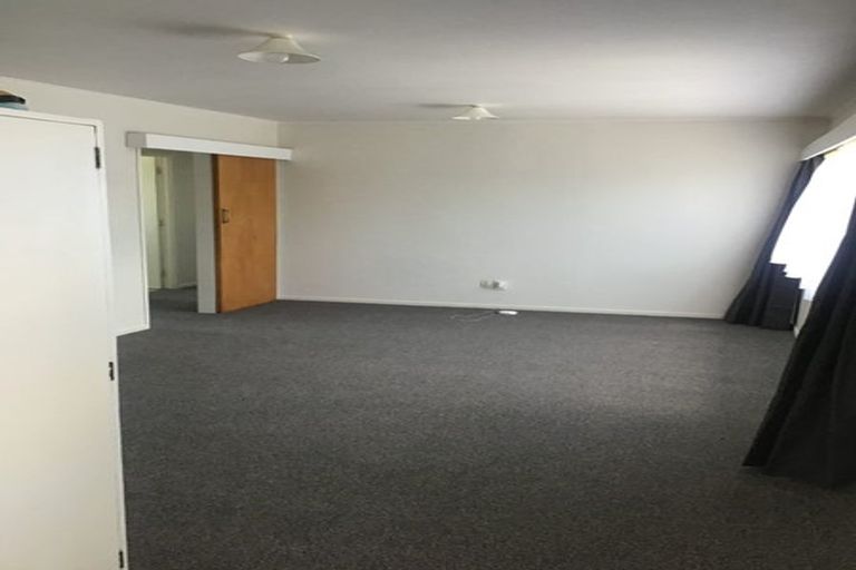 Photo of property in 35 Kamo Road, Regent, Whangarei, 0112