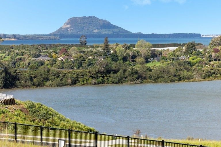 Photo of property in 37 Flounder Drive, Omokoroa, 3114