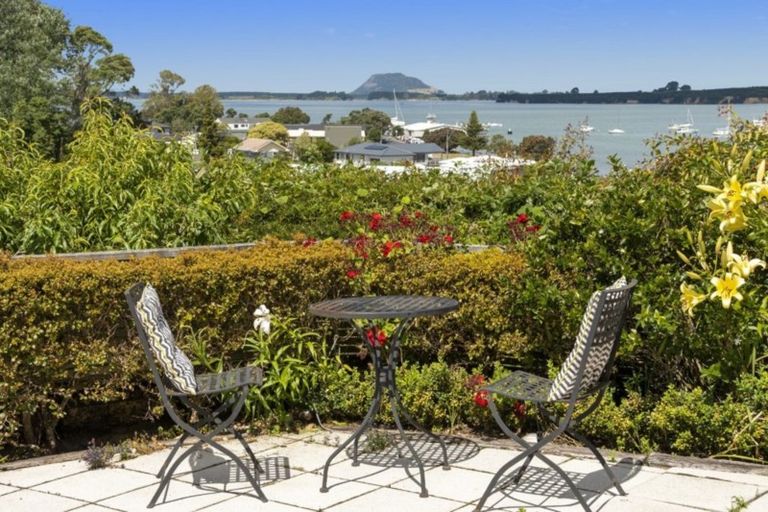 Photo of property in 19a Omokoroa Road, Omokoroa, 3114