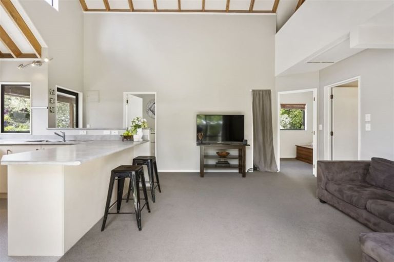 Photo of property in 34a Lauderdale Road, Birkdale, Auckland, 0626