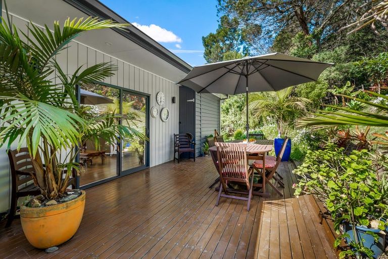 Photo of property in 5b Hobbs Road, Matakatia, Whangaparaoa, 0930