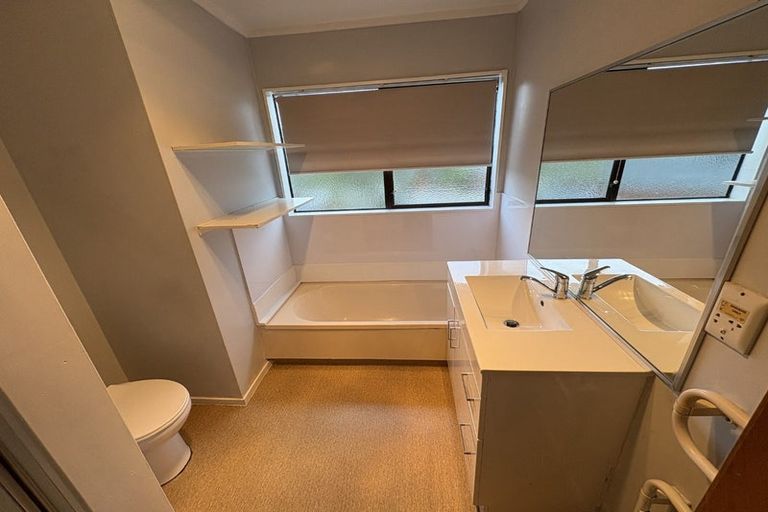 Photo of property in 6 Flinders Place, Johnsonville, Wellington, 6037