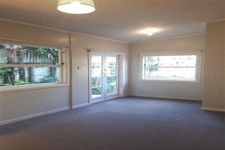 Photo of property in 11 Kenmure Avenue, Forrest Hill, Auckland, 0620