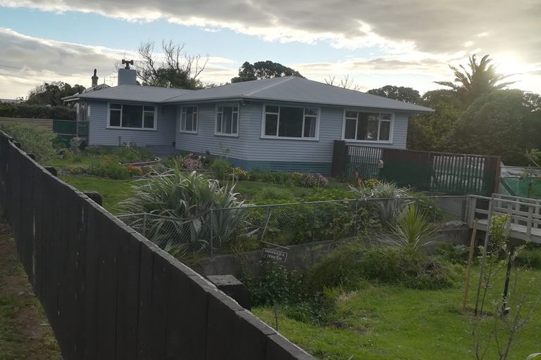 Photo of property in 34 Havelock Street, Opunake, 4616