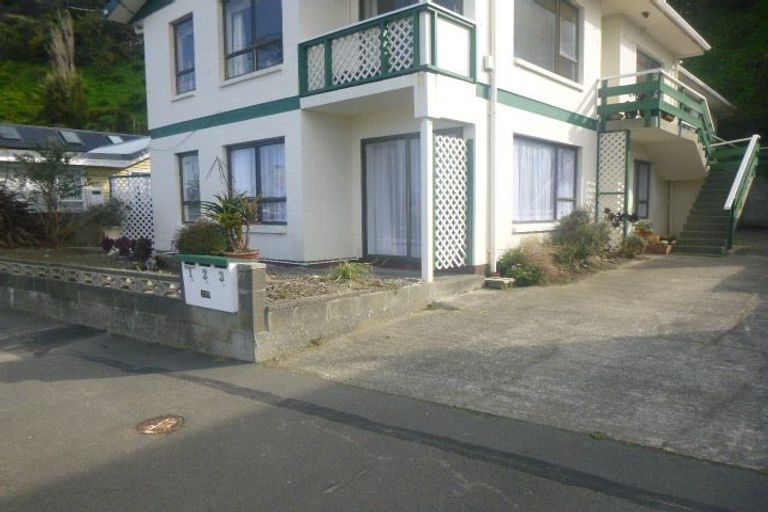 Photo of property in 1/179 Marine Parade, Seatoun, Wellington, 6022