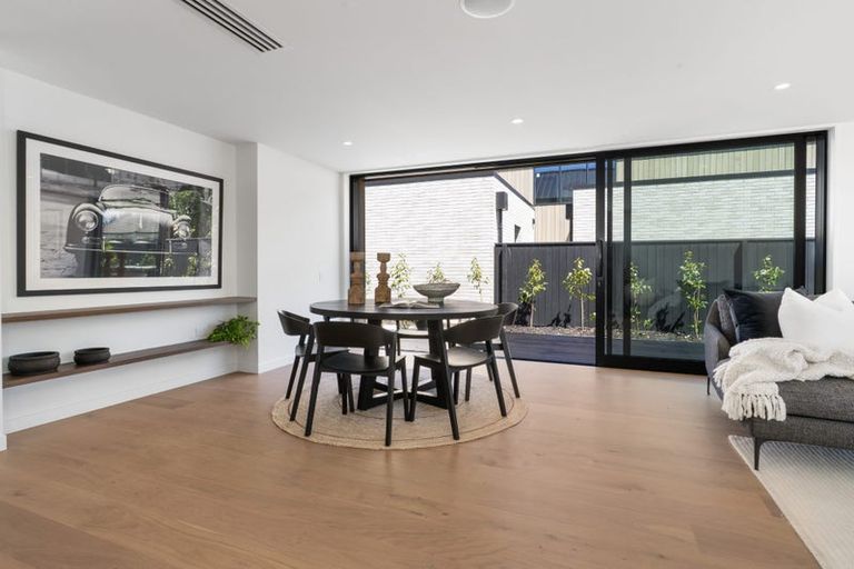 Photo of property in 1c Taunton Green, Papanui, Christchurch, 8052