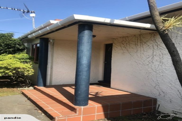 Photo of property in 32 Birdwood Avenue, Moturoa, New Plymouth, 4310