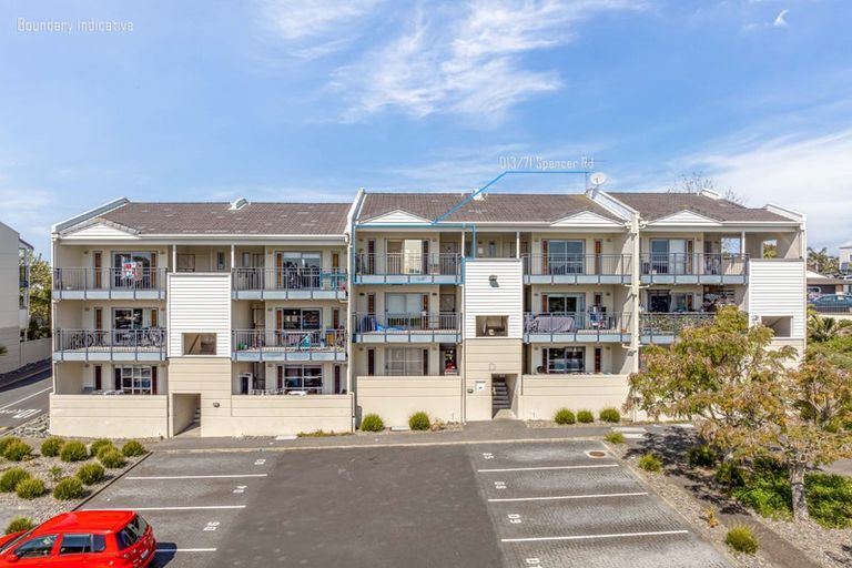 Photo of property in 13d/71 Spencer Road, Oteha, Auckland, 0632