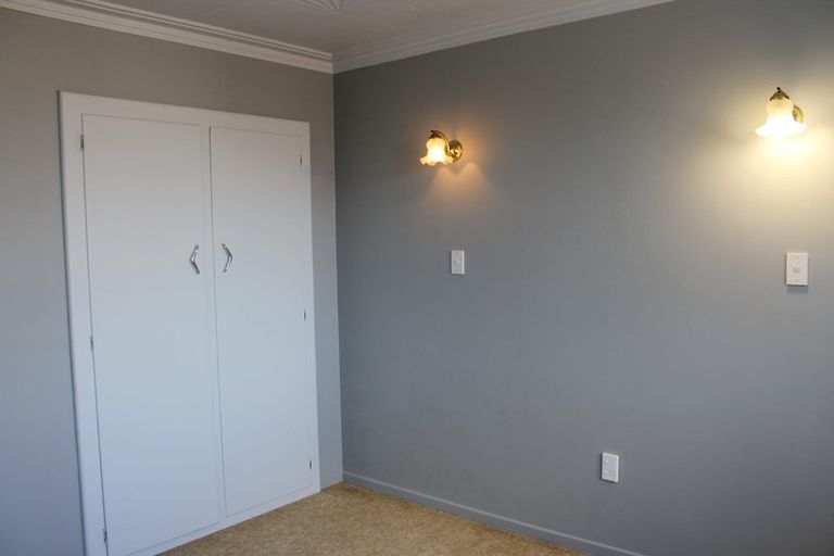 Photo of property in 18 Kilmarnock Street, Wallacetown, 9816