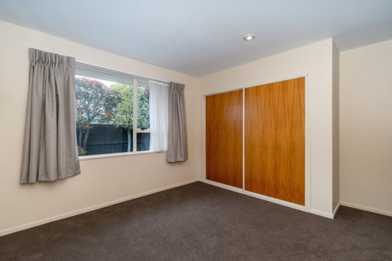 Photo of property in 2/4 Empress Place, Halswell, Christchurch, 8025