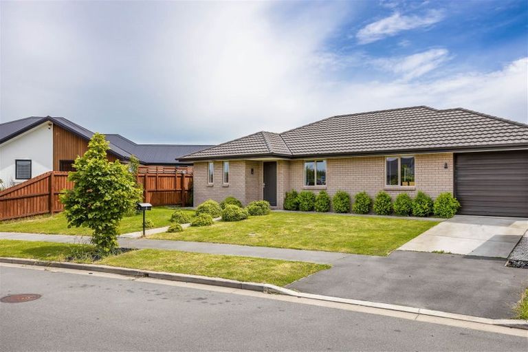 Photo of property in 6 Meyer Crescent, Halswell, Christchurch, 8025