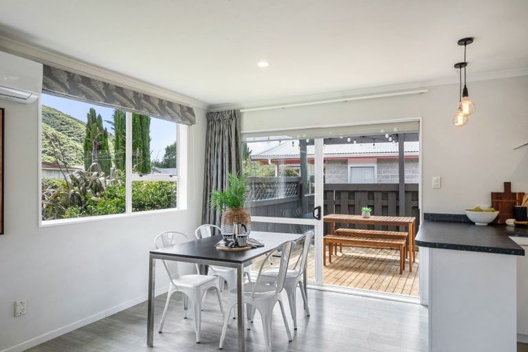 Photo of property in 4 Harvard Grove, Totara Park, Upper Hutt, 5018