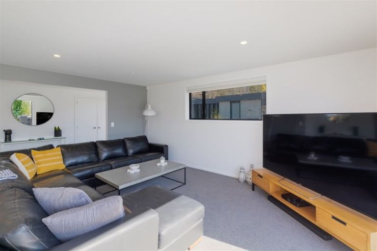 Photo of property in 2 Gunns Crescent, Cashmere, Christchurch, 8022
