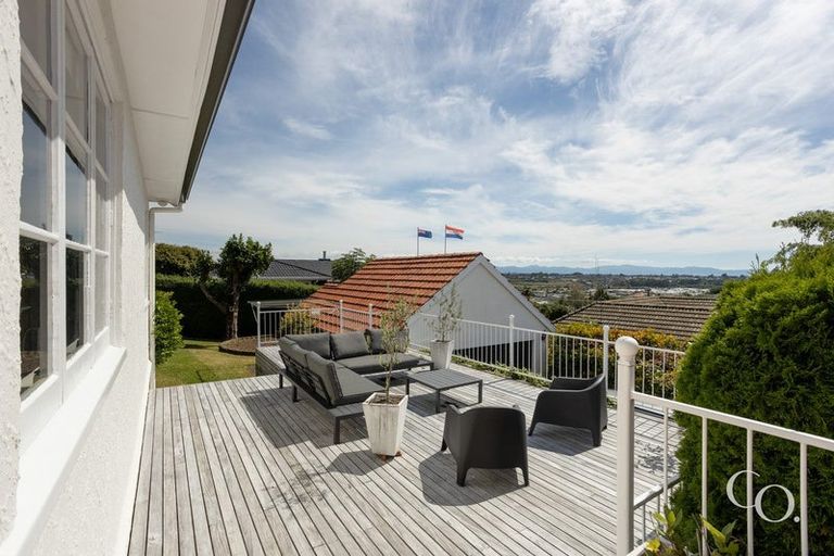 Photo of property in 15 Otumoetai Road, Judea, Tauranga, 3110