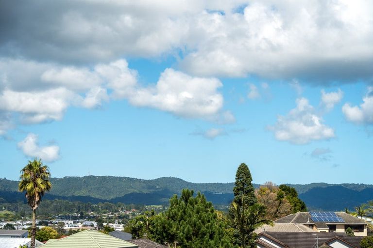 Photo of property in 93 Waitaki Street, Henderson, Auckland, 0612