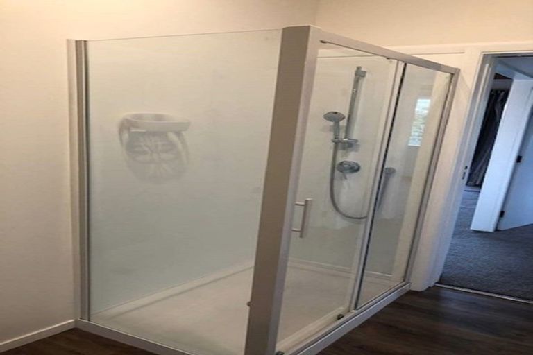 Photo of property in 2/37 Singers Road, Korokoro, Lower Hutt, 5012