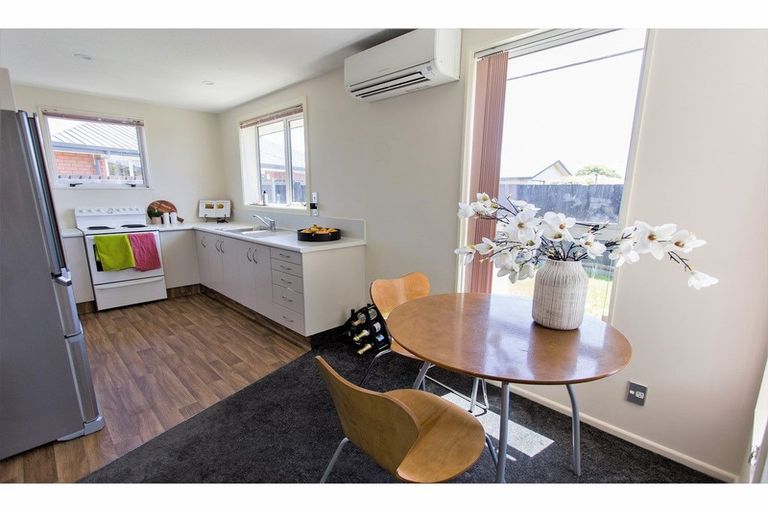 Photo of property in 2/18a Thistledown Place, Woolston, Christchurch, 8062