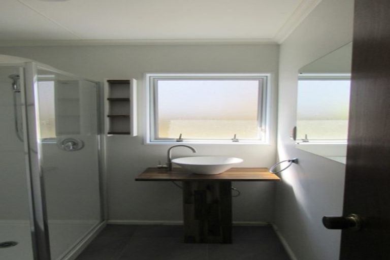 Photo of property in 3/10 Karamu Street, Strandon, New Plymouth, 4312