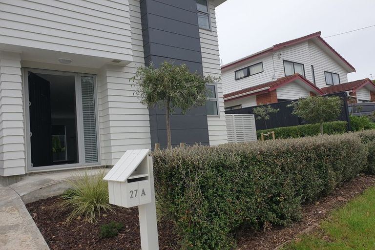 Photo of property in 27a Ranui Terrace, Tawa, Wellington, 5028