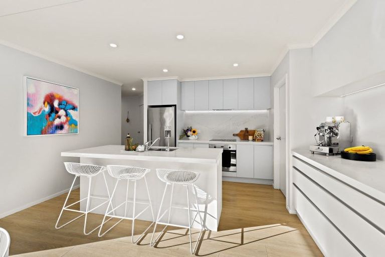 Photo of property in 24 Laly Haddon Place, Matakana, 0985