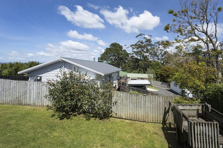 Photo of property in 4/23 Luckens Road, West Harbour, Auckland, 0618