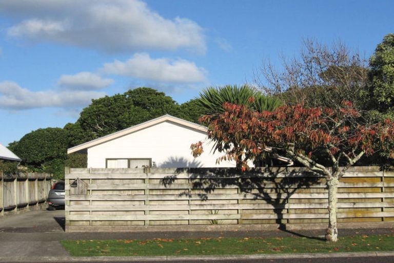 Photo of property in 33 Oriwa Crescent, Otaki, 5512