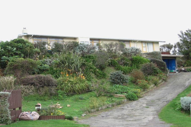 Photo of property in 112 Glanmire Road, Newlands, Wellington, 6037