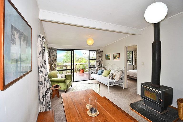 Photo of property in 17 Hillside Crescent, Leigh, 0985