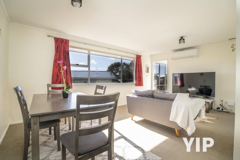 Photo of property in 13a Colchester Crescent, Newlands, Wellington, 6037