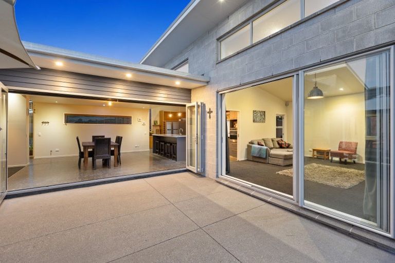 Photo of property in 61 Karamea Street, Whalers Gate, New Plymouth, 4310